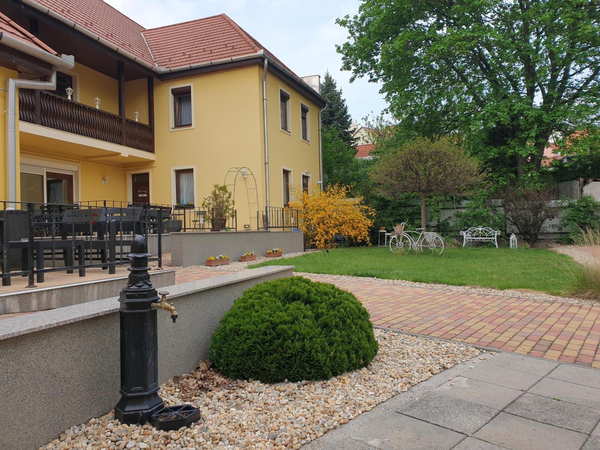Diofa Vendeghaz Apartment Егер Екстериор снимка