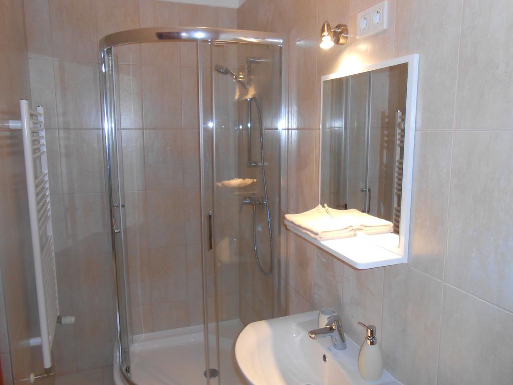 Diofa Vendeghaz Apartment Егер Екстериор снимка