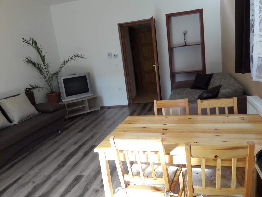 Diofa Vendeghaz Apartment Егер Екстериор снимка