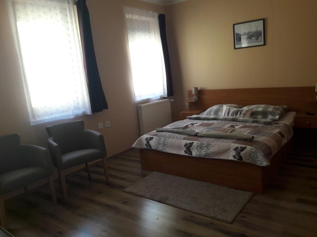 Diofa Vendeghaz Apartment Егер Екстериор снимка
